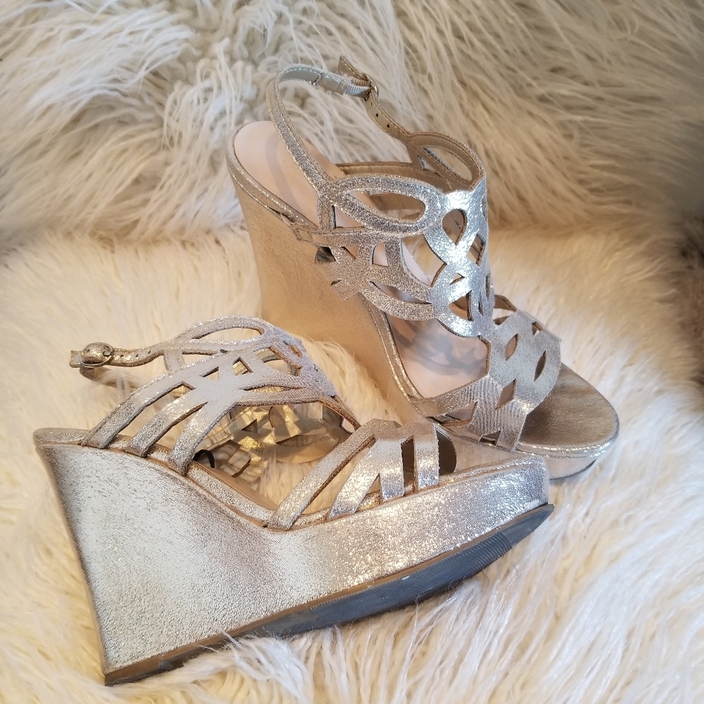 Gold Wedges